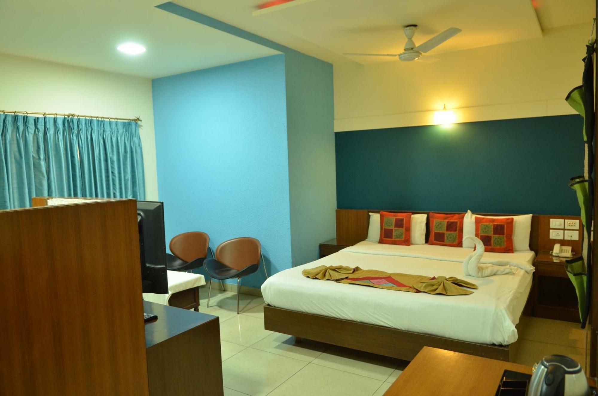 Cubbon Suites - 10 Minute Walk To Mg Road, Mg Road Metro And Church Street Bangalore Exterior photo