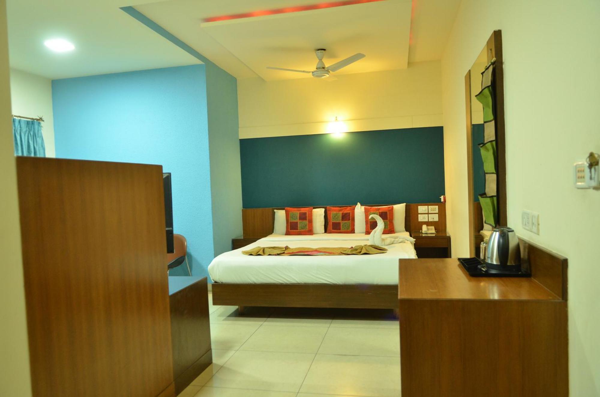 Cubbon Suites - 10 Minute Walk To Mg Road, Mg Road Metro And Church Street Bangalore Exterior photo