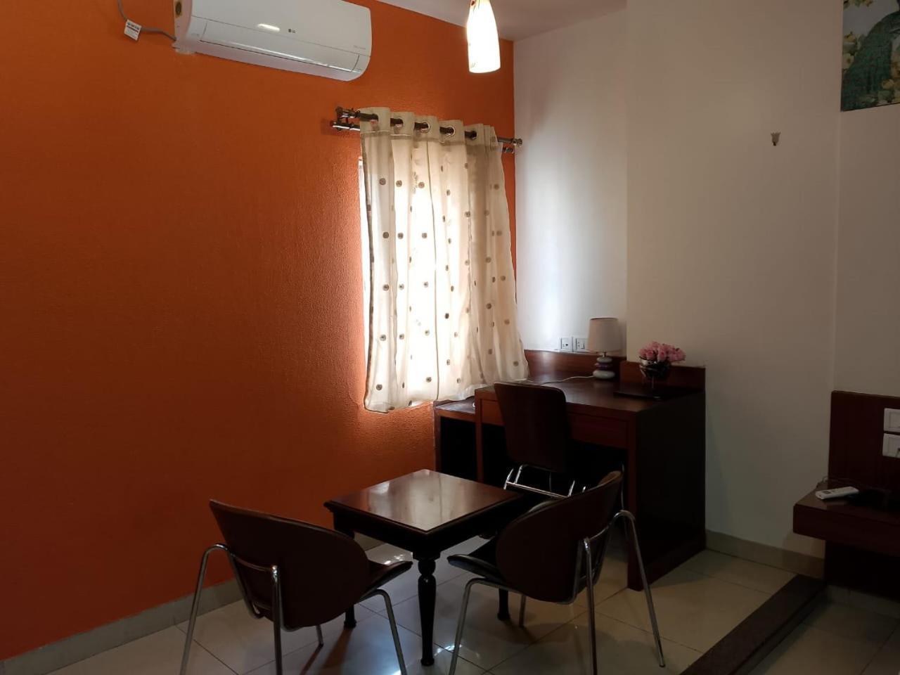 Cubbon Suites - 10 Minute Walk To Mg Road, Mg Road Metro And Church Street Bangalore Exterior photo