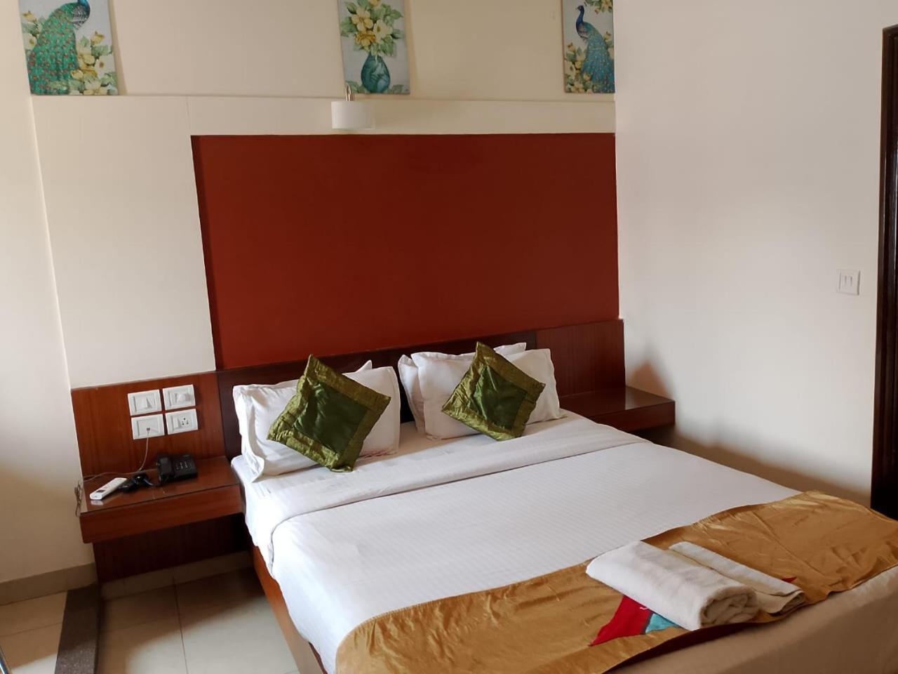 Cubbon Suites - 10 Minute Walk To Mg Road, Mg Road Metro And Church Street Bangalore Exterior photo