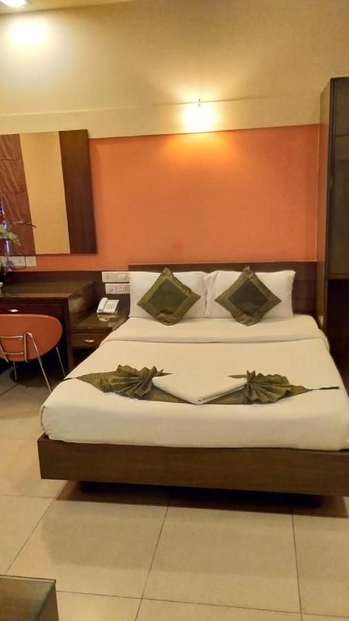 Cubbon Suites - 10 Minute Walk To Mg Road, Mg Road Metro And Church Street Bangalore Exterior photo